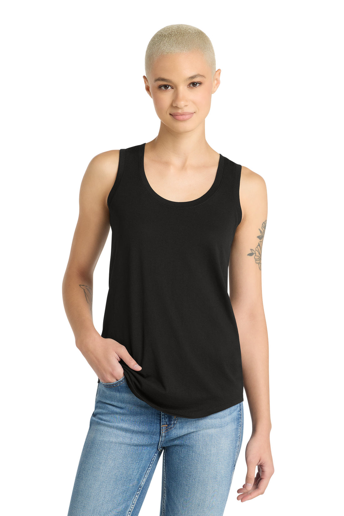 District DM138L — Black